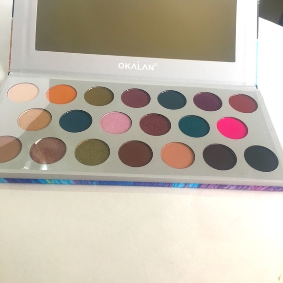 💐MYSTICAL eyeshadow palette 20 shades💐 - Picture 3 of 4